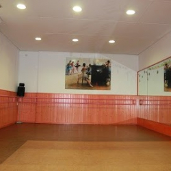 ESCUELA DE DANZA 'Ana Belén'