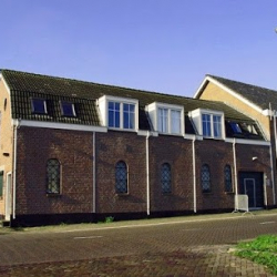 Feminity dance, relax and beauty center for ladies