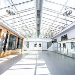 Le Centre Des Arts Vivants Dance School À Paris