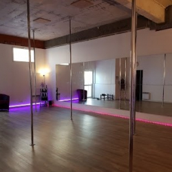 Pole-Holic Studio