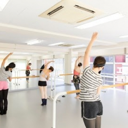 スタジオ デフィ(バレエクラス・貸スタジオ)