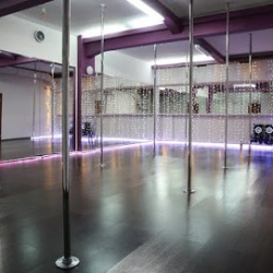 Feelings Pole Studio