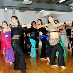 Yaël Zarca - Belly Dance Classes