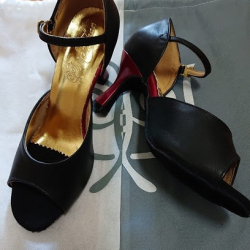 ダンスシューズ・セキネ