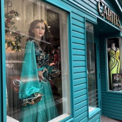 ヨーロッパハイブランドドレス専門店CARITES(カリテス)