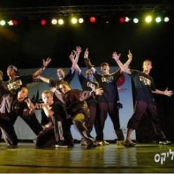 BreakerHolics Studio & Shows - breakdance, hip-hop classes, bar mitzvahs, events