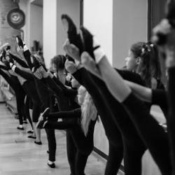 Детская театрально-хореографическая студия 'Бродвей'